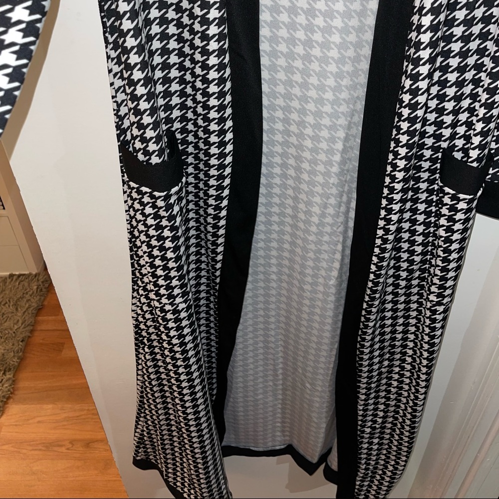 Black and white full sleeve cardigan